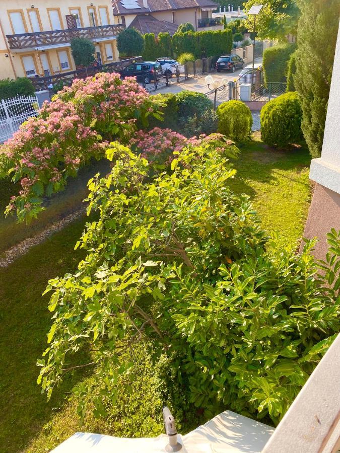 Selyemakacapartman Balatonlelle Exterior foto